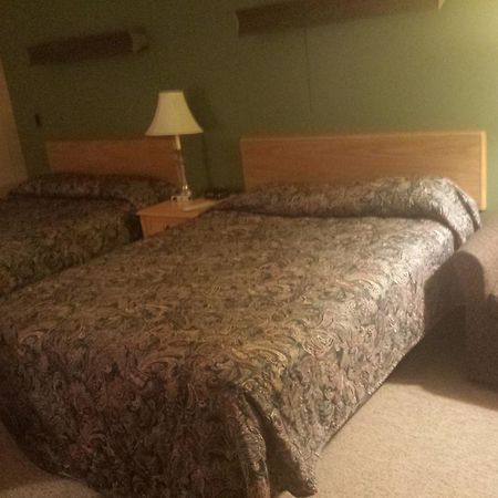 Knights Inn Winner Room photo