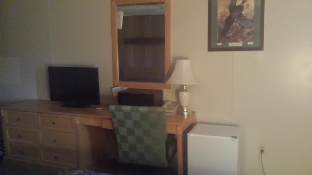 Knights Inn Winner Room photo